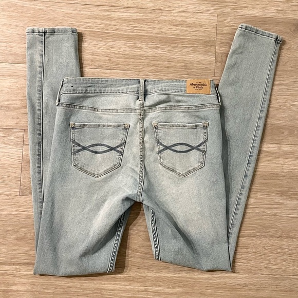 Abercrombie & Fitch Rhinestone Bling Embellished Distressed Light Skinny Jeans 4 - Picture 8 of 12